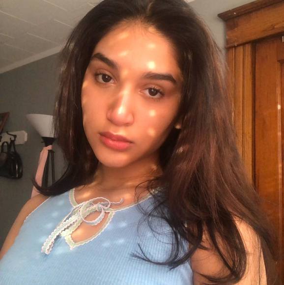 Meet your Posher, Bri - Picture 1 of 1